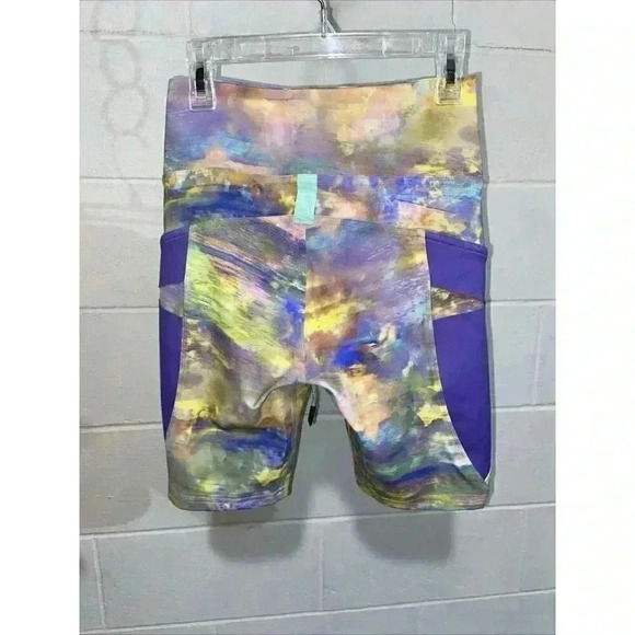 Lululemon Women's Cargo SHR Hiking Shorts 8" 4 Altered Nature Multi Carabiner - Picture 5 of 13